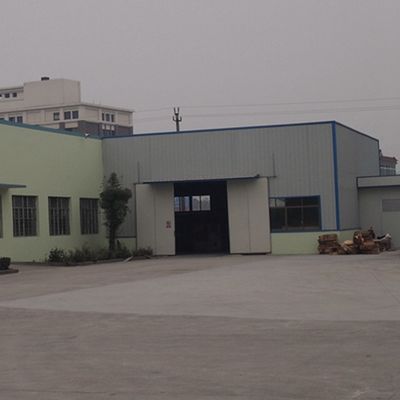 पुनर्निर्मित लकड़ी का लिबास पीला ओक वर्टिकल ग्रेन क्वार्टर कट 3050*640mm होटल सजावट के लिए 113S / 335S