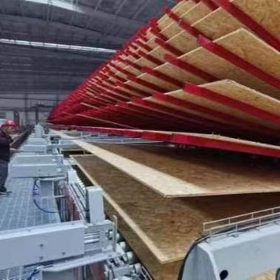 रेडिएटा पाइन ओरिएंटेड स्ट्रैंड बोर्ड 18 मिमी ओएसबी3 लकड़ी के संरचना निर्माण के लिए लुली लकड़ी