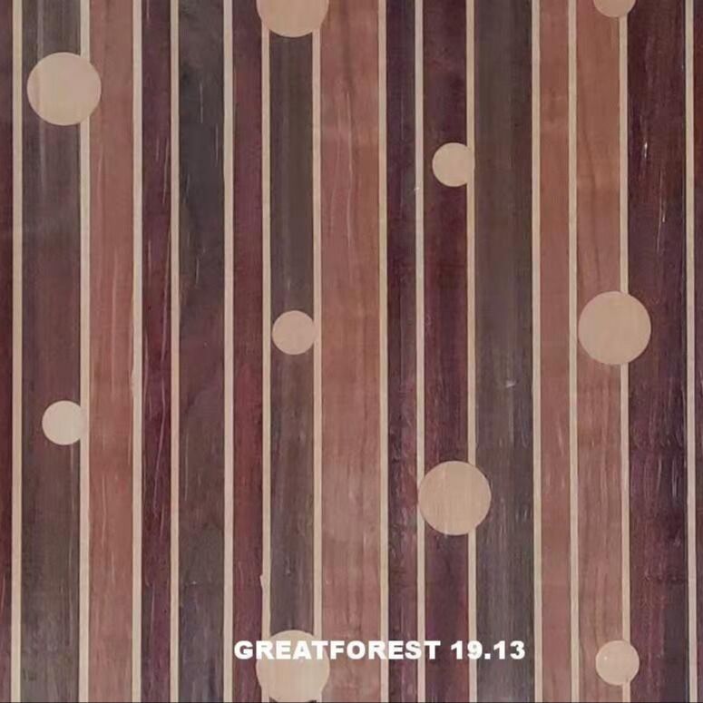 कलात्मक लकड़ी का लिबास सममित कोलाज ज्यामितीय पैटर्न समृद्ध रंग लकड़ी की पेंटिंग 0.55 मिमी